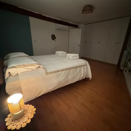 Casa vacanze Charming House In With Garage And Patio
