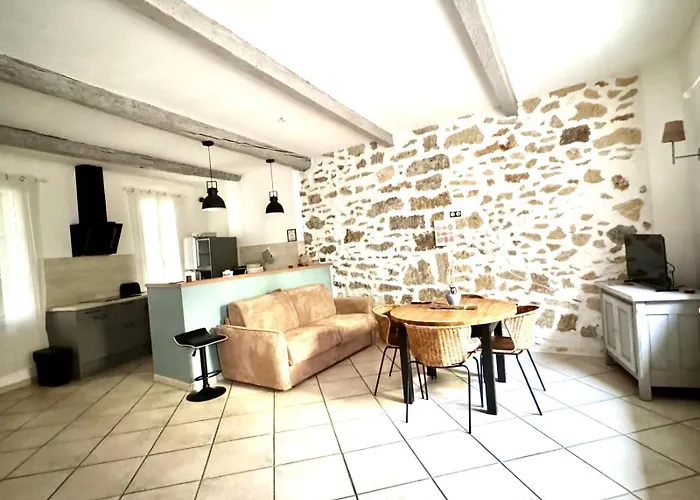 Casa de Férias Charming House In With Garage And Patio Pézenas