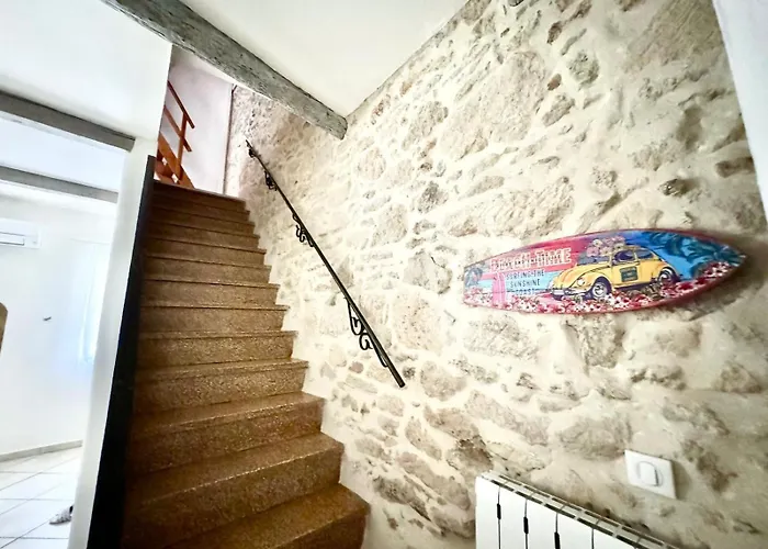 Charming House In With Garage And Patio Casa de Férias *